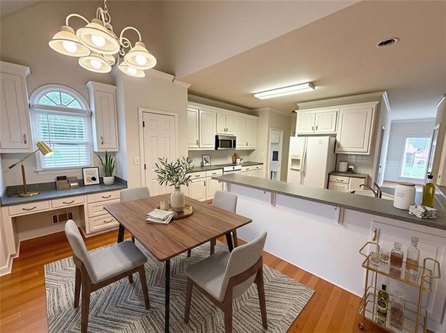 909 Mendenhall Way, Grayson, GA 30017