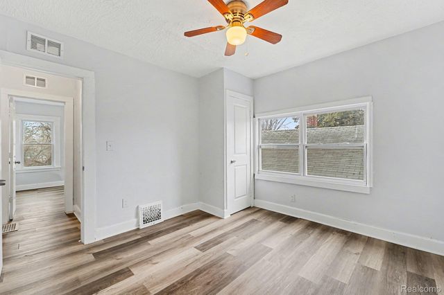 20 Frank Street, Pontiac, MI 48342