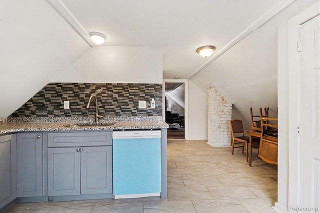 20 Frank Street, Pontiac, MI 48342