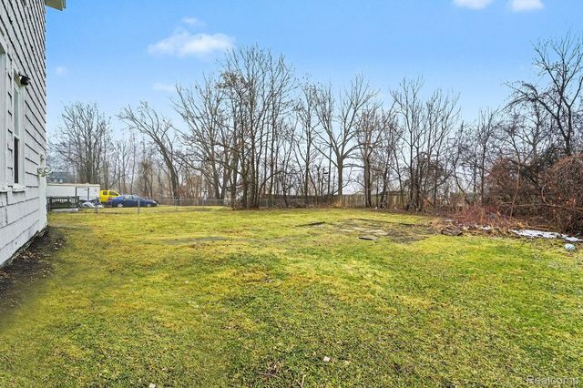 20 Frank Street, Pontiac, MI 48342