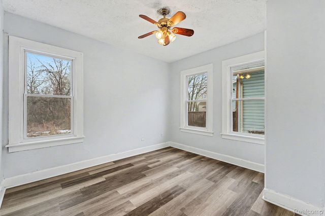 20 Frank Street, Pontiac, MI 48342