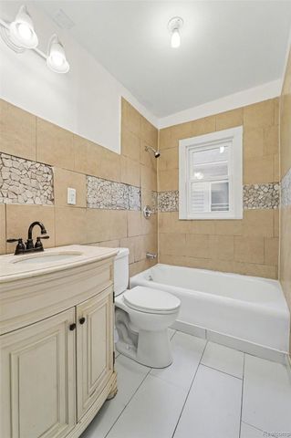 20 Frank Street, Pontiac, MI 48342