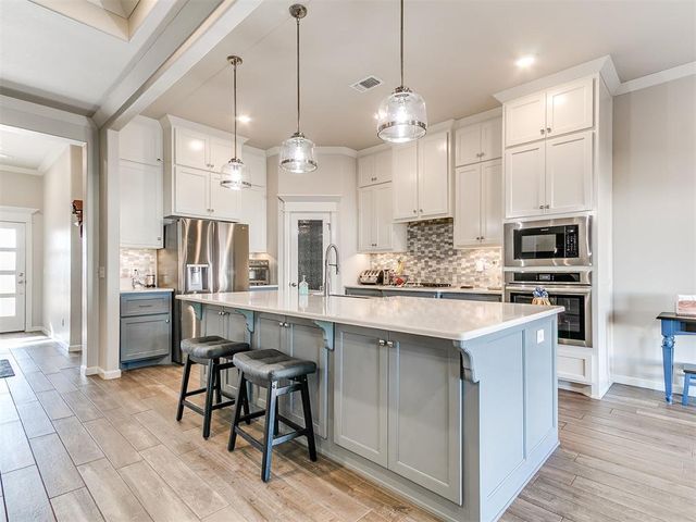 19125 Grove Parkway, Edmond, OK 73012