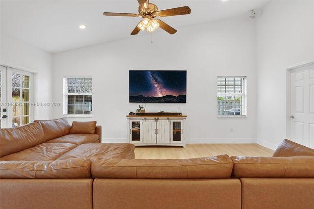 12200 SW 100th St, Miami, FL 33186