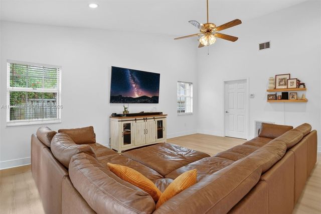 12200 SW 100th St, Miami, FL 33186