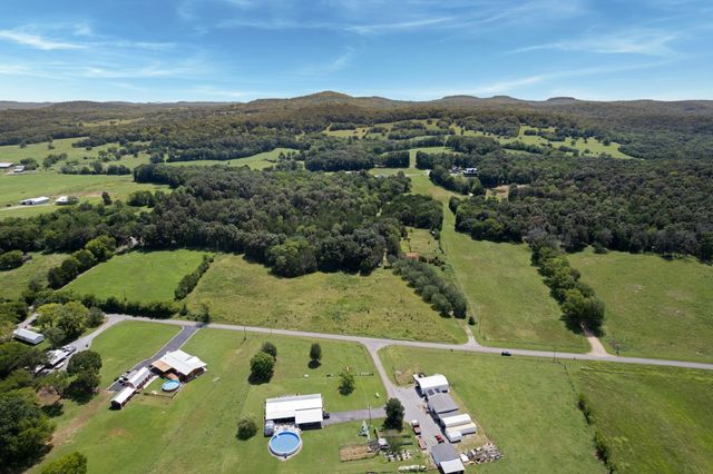 1246 Salem Rd, Lebanon, TN 37090