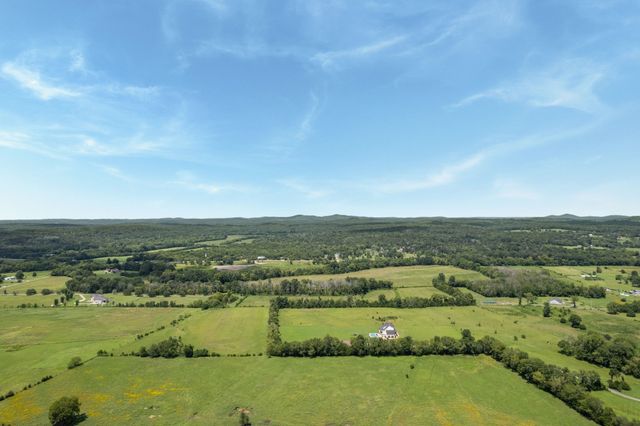 1246 Salem Rd, Lebanon, TN 37090
