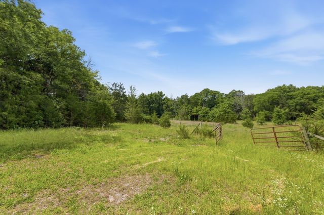 1246 Salem Rd, Lebanon, TN 37090