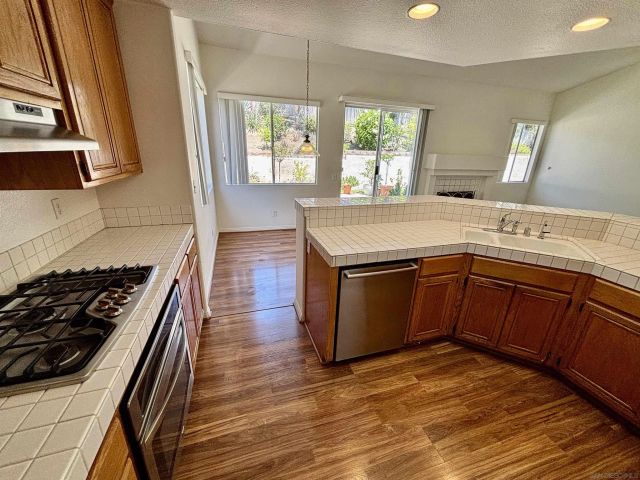 653 Cantara Ln, Vista, CA 92081