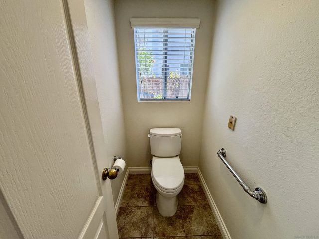 653 Cantara Ln, Vista, CA 92081