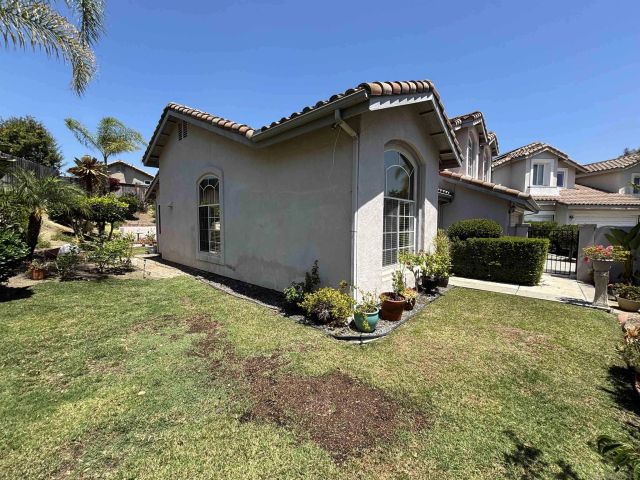 653 Cantara Ln, Vista, CA 92081