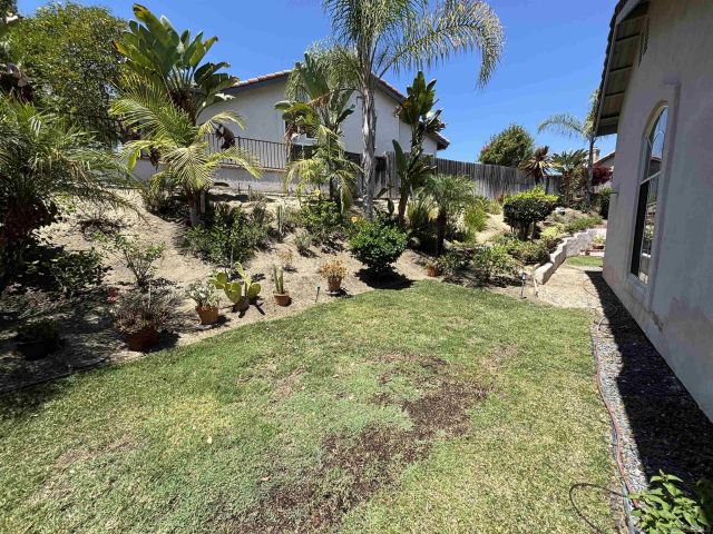 653 Cantara Ln, Vista, CA 92081