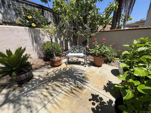 653 Cantara Ln, Vista, CA 92081