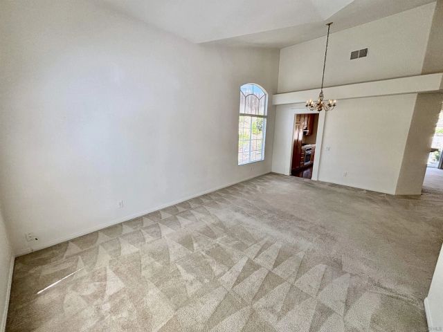 653 Cantara Ln, Vista, CA 92081