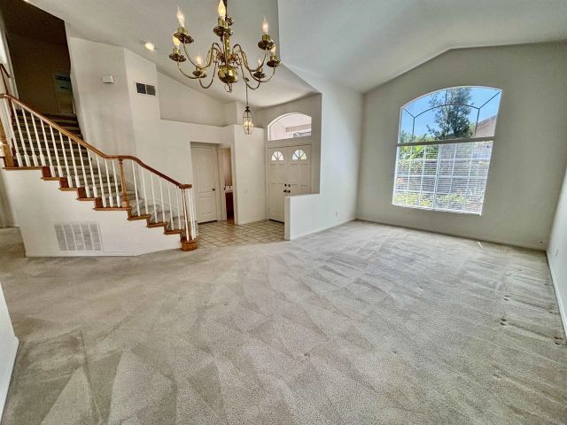 653 Cantara Ln, Vista, CA 92081
