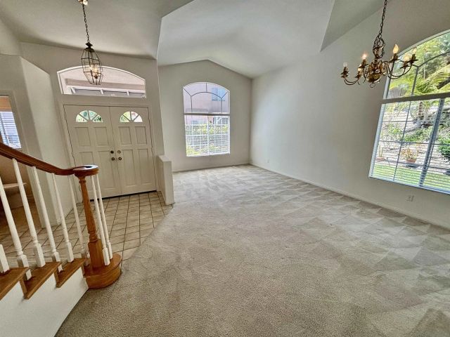 653 Cantara Ln, Vista, CA 92081