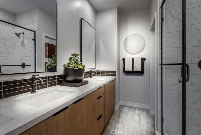 12720 Azure Way 28, Hawthorne, CA 90250