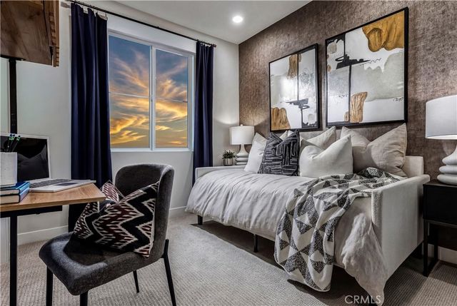 12720 Azure Way 28, Hawthorne, CA 90250