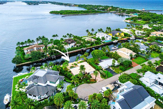 122 Marlin Drive, Ocean Ridge, FL 33435