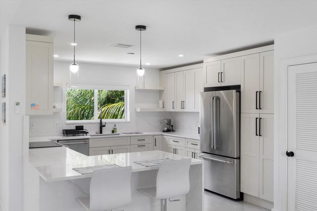 937 Gulf Drive, Summerland Key, FL 33042