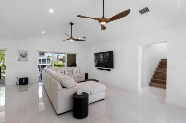 937 Gulf Drive, Summerland Key, FL 33042