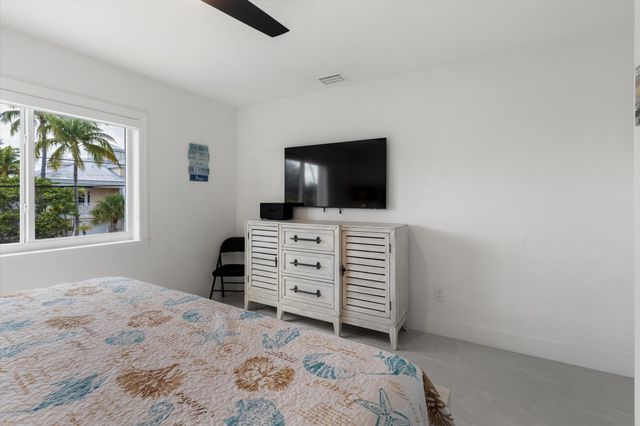 937 Gulf Drive, Summerland Key, FL 33042