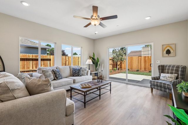 9116 Hensley Way, Elk Grove, CA 95758