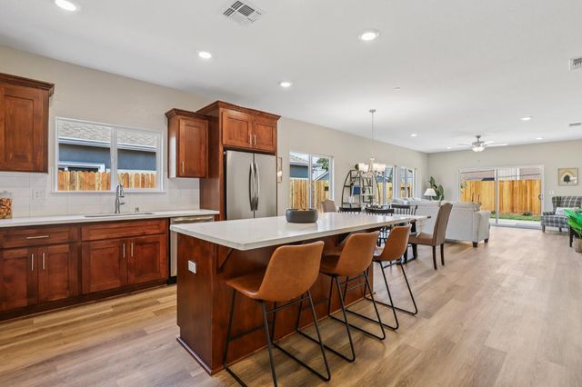 9116 Hensley Way, Elk Grove, CA 95758