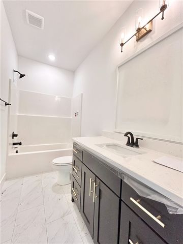6 Tarland Lane, Bella Vista, AR 72715