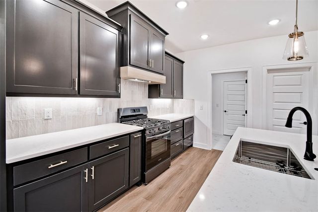6 Tarland Lane, Bella Vista, AR 72715
