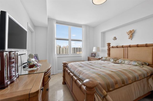 3330 NE 190th St 1519, Aventura, FL 33180