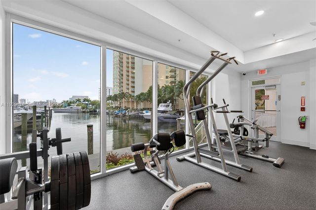 3330 NE 190th St 1519, Aventura, FL 33180