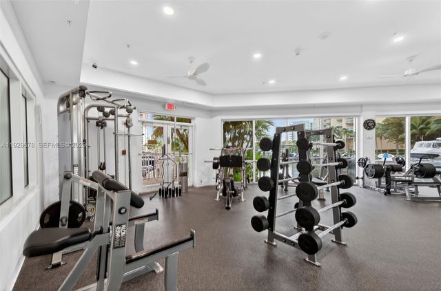 3330 NE 190th St 1519, Aventura, FL 33180