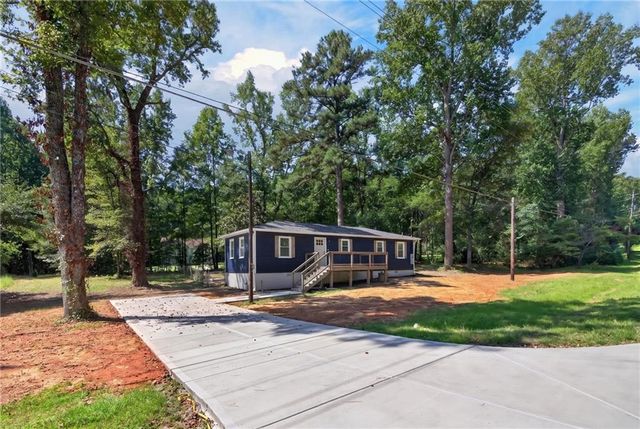 2708 E County Line Road, Lithia Springs, GA 30122