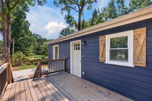 2708 E County Line Road, Lithia Springs, GA 30122