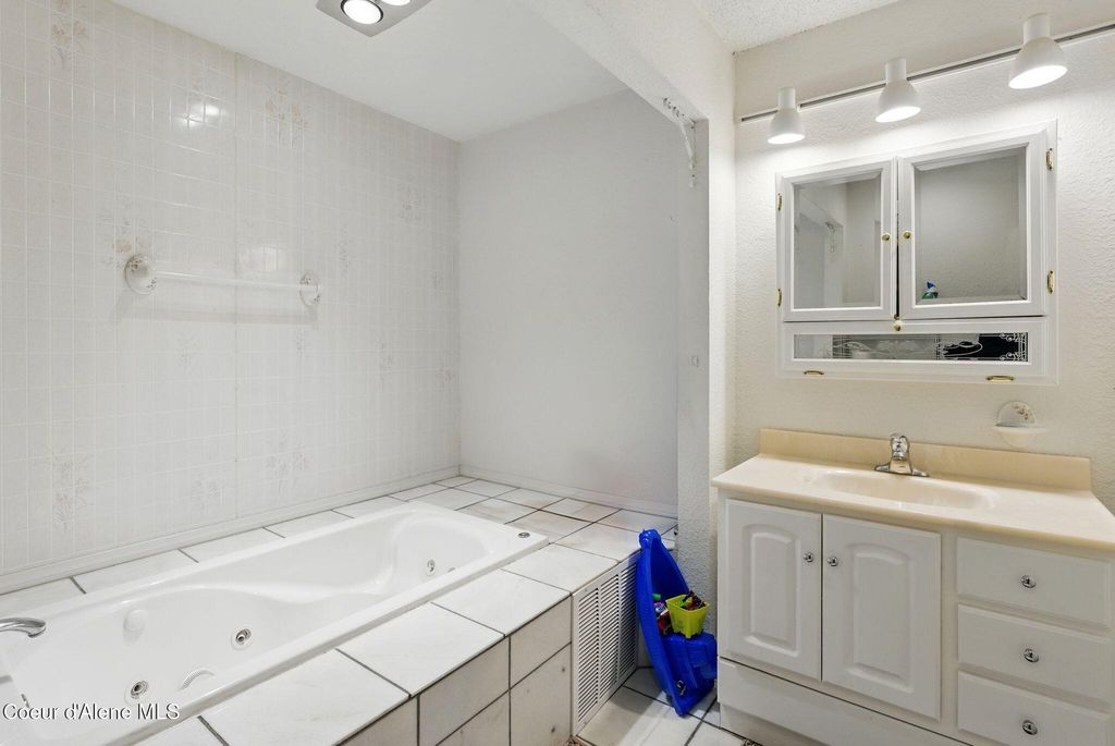 291 Comeback Bay Ln, Sagle, ID 83860 photo 44