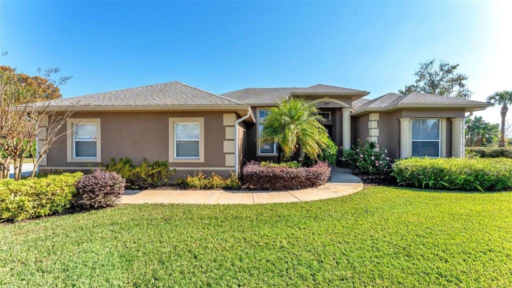 Image 1 of property listing at 237 KENT COURT, Haines City, FL 33844