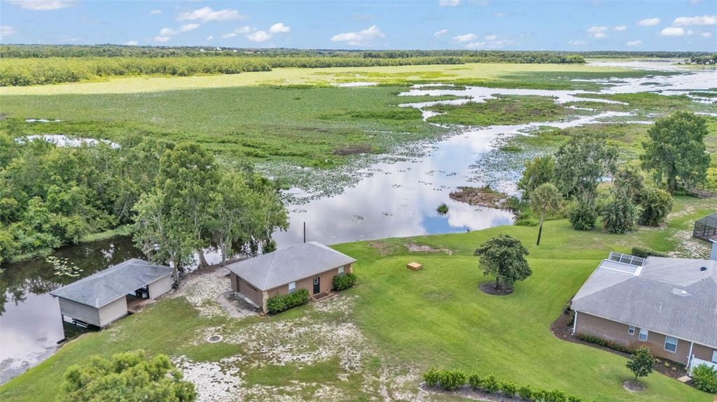 Image 18 of property listing at 237 KENT COURT, Haines City, FL 33844