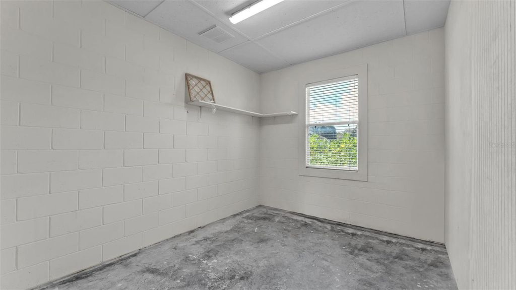 Image 28 of property listing at 237 KENT COURT, Haines City, FL 33844