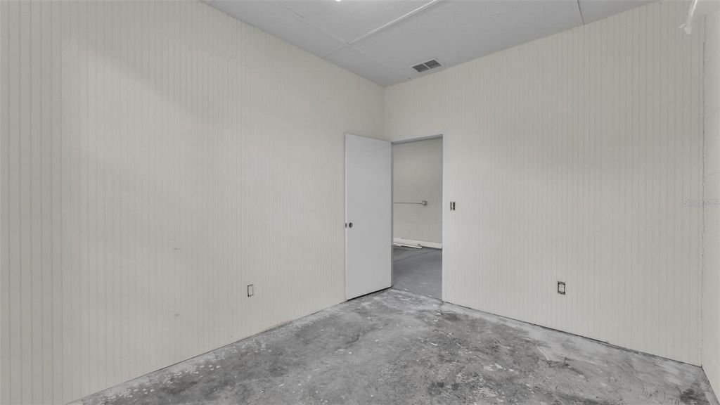 Image 29 of property listing at 237 KENT COURT, Haines City, FL 33844