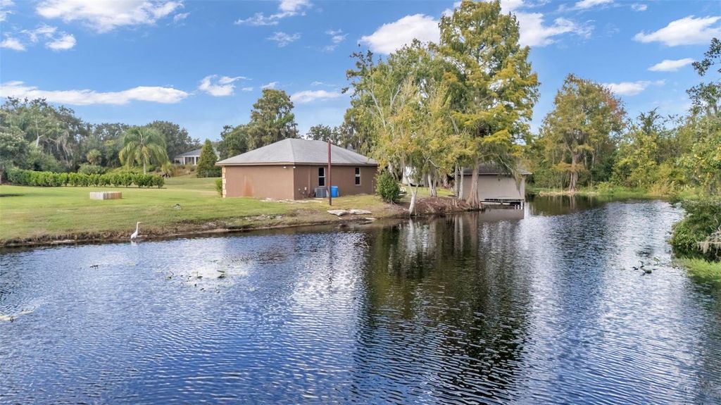 Image 6 of property listing at 237 KENT COURT, Haines City, FL 33844