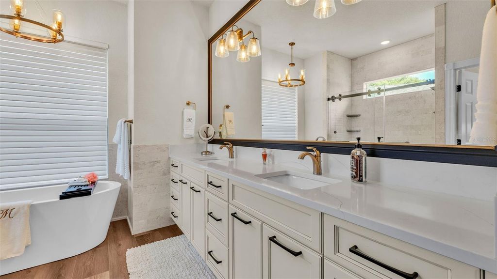 Image 69 of property listing at 237 KENT COURT, Haines City, FL 33844