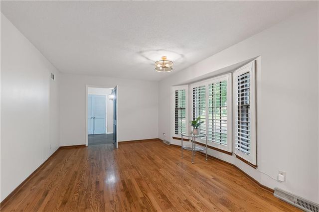 1704 NE 69th Terrace, Gladstone, MO 64118