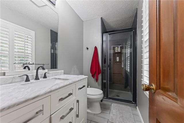 1704 NE 69th Terrace, Gladstone, MO 64118