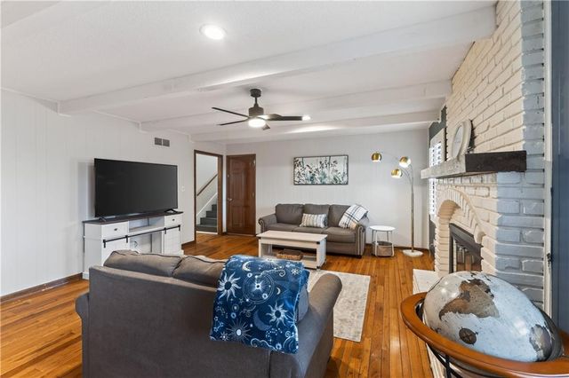 1704 NE 69th Terrace, Gladstone, MO 64118