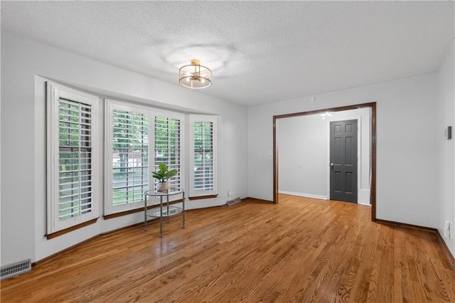 1704 NE 69th Terrace, Gladstone, MO 64118