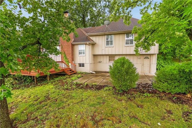 1704 NE 69th Terrace, Gladstone, MO 64118