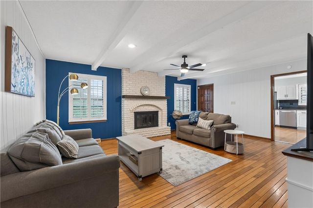 1704 NE 69th Terrace, Gladstone, MO 64118