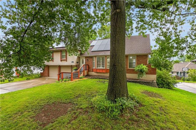 1704 NE 69th Terrace, Gladstone, MO 64118