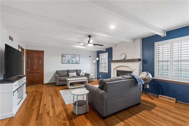 1704 NE 69th Terrace, Gladstone, MO 64118